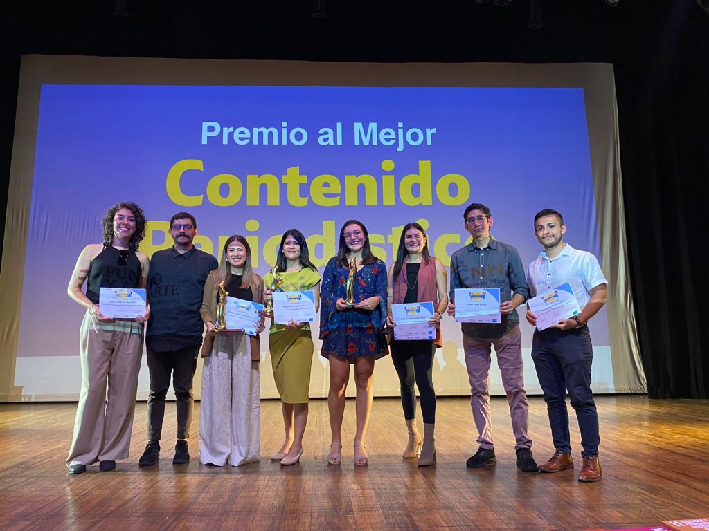 En la foto, parte de los equipos de los tres medios que conforman la alianza periodística entre Interferencia, La Voz de Guanacaste y Confidencial.