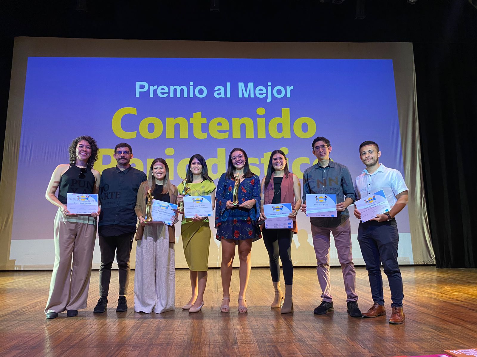 En la foto, parte de los equipos de los tres medios que conforman la alianza periodística entre Interferencia, La Voz de Guanacaste y Confidencial.