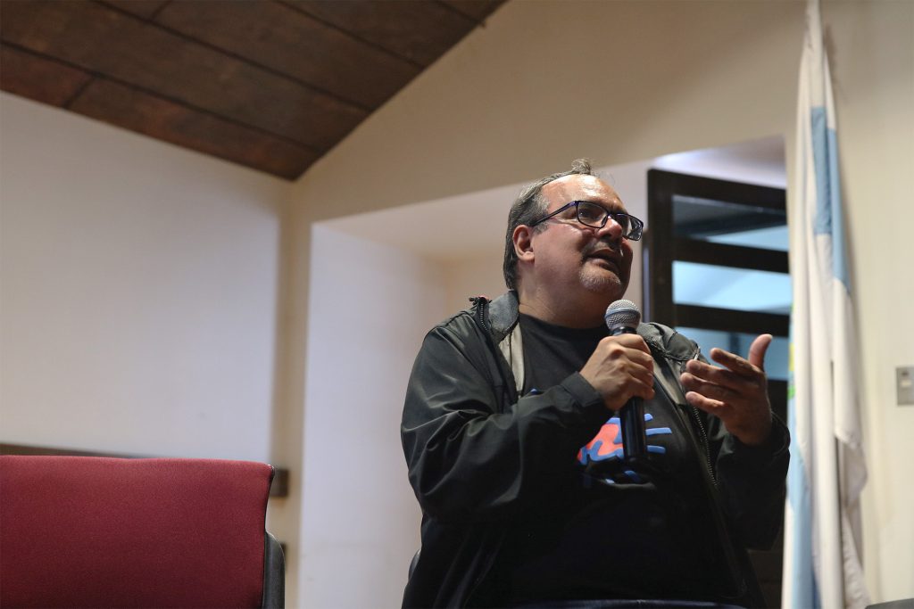 Leo León, estudioso de la escena del rock y director del programa Punto de Garaje.